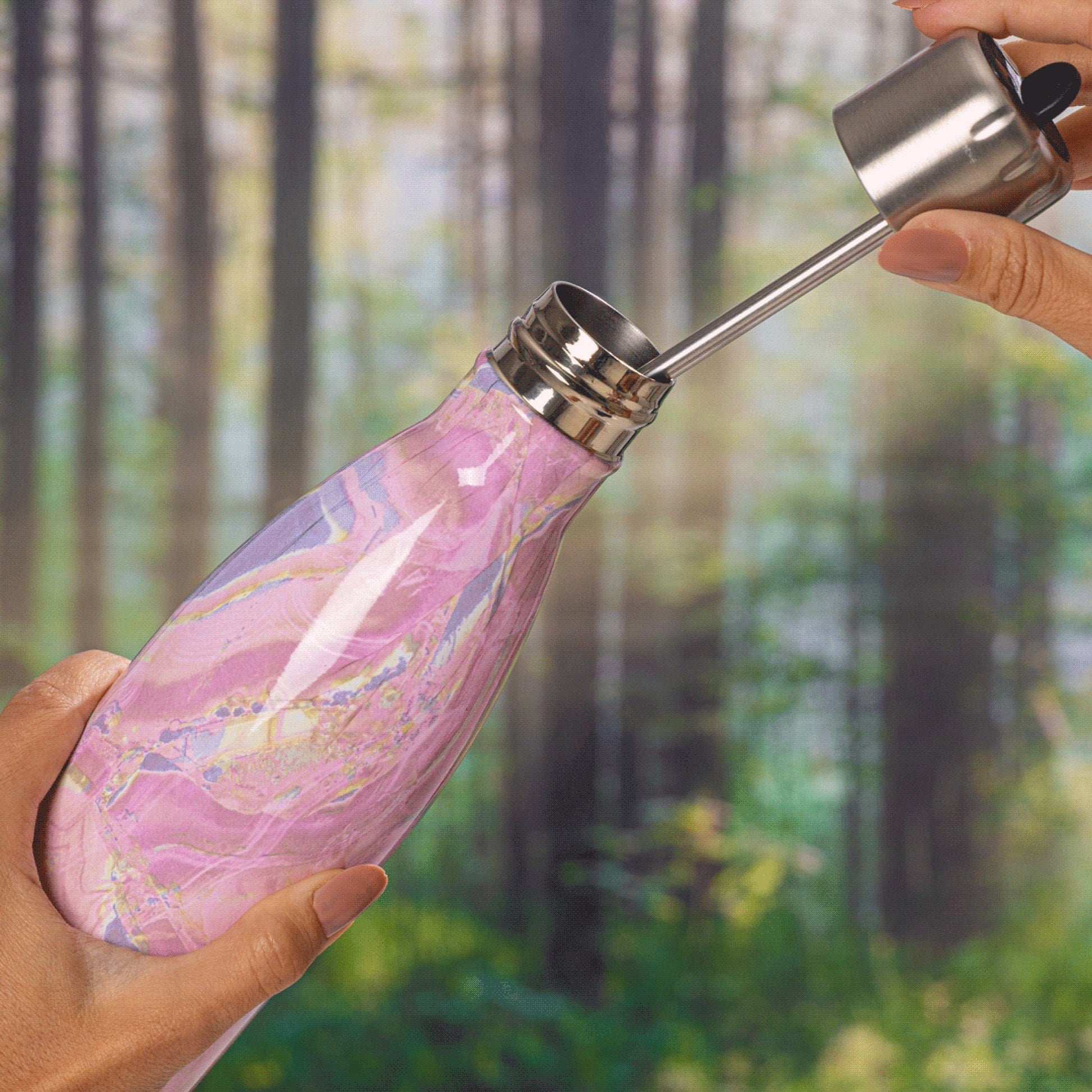 original-bottle-with-flip-straw-cap-17oz-x8 Swell-Water-Bottle-With-Straw-17oz-Pink-Geode-Rose-LifeStyle.jpg