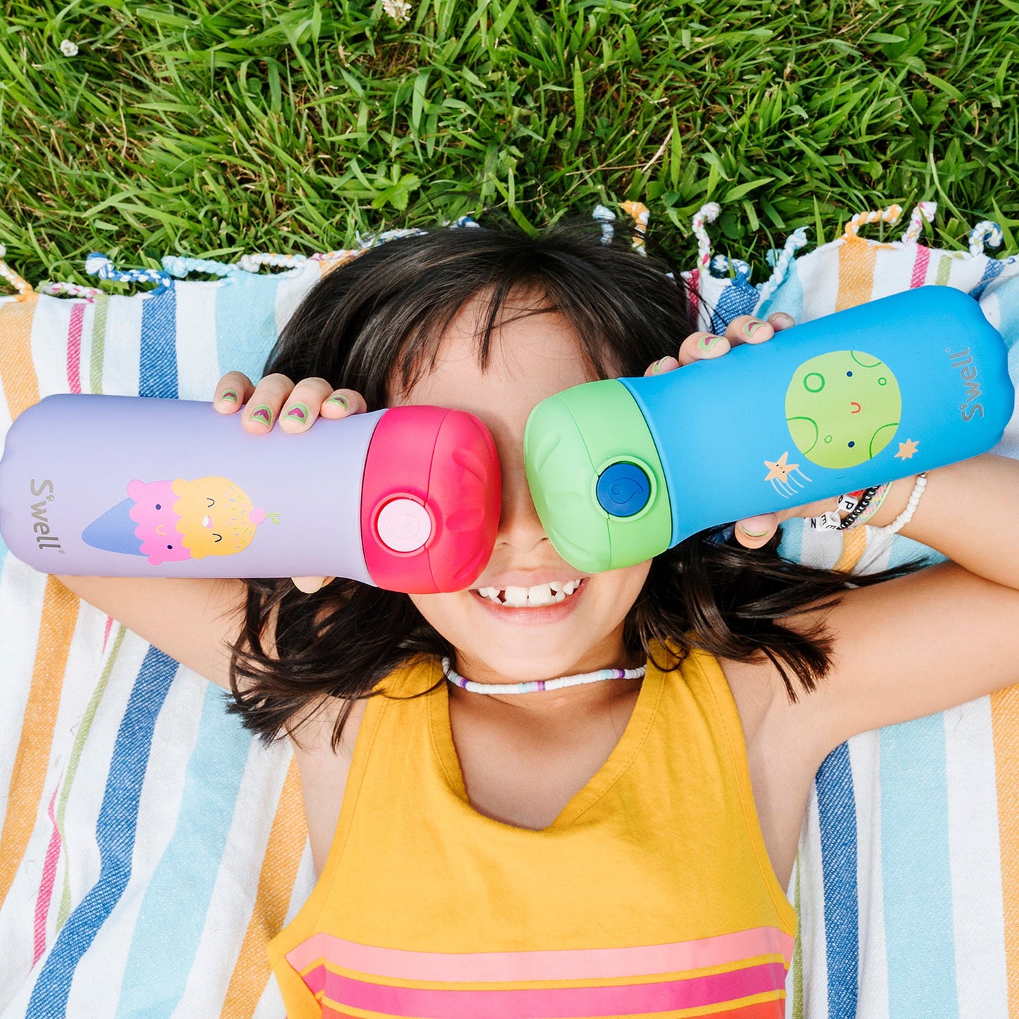 pop-top-traveler-14oz-w5 Swell_14oz_Kids_Pop_Top_Traveler_Happy_Scoops_Ice_Cream_Lifestyle.jpg
